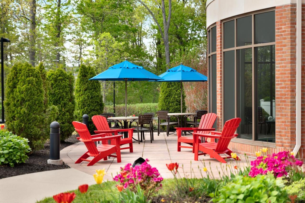 Hilton Garden Inn Stony Brook Exterior foto