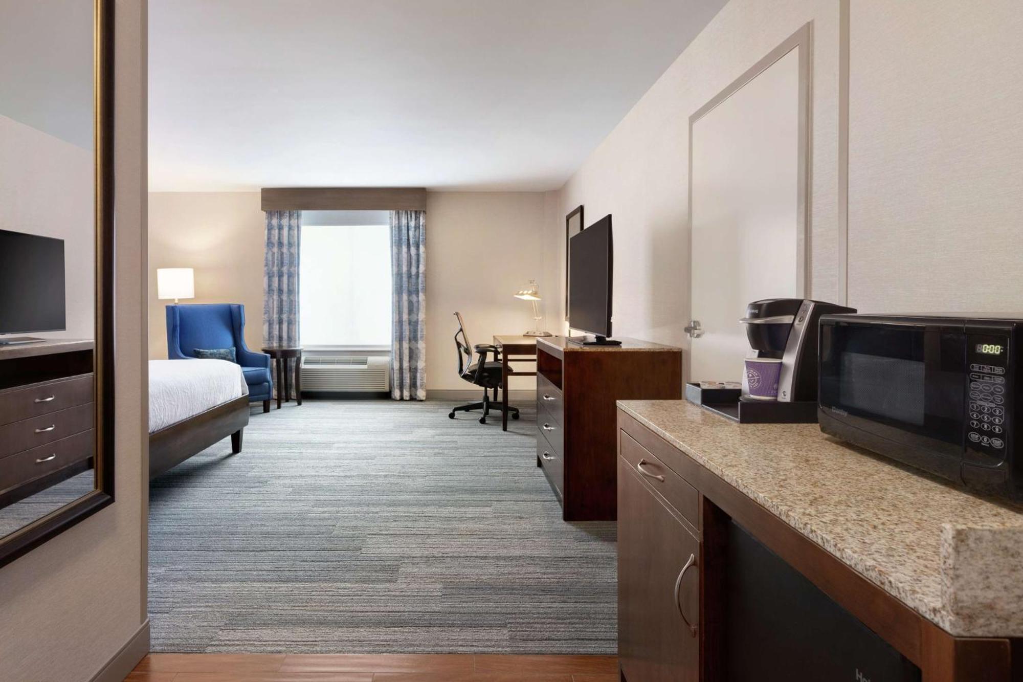 Hilton Garden Inn Stony Brook Exterior foto